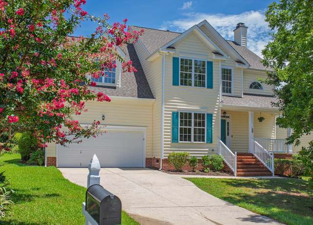 Property at 611 Park York Ln, Cary, NC 27519, 4 beds, 2.5 baths