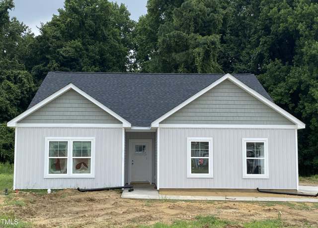 Property at 105 Chester Pl, Pikeville, NC 27863, 3 beds, 2.5 baths