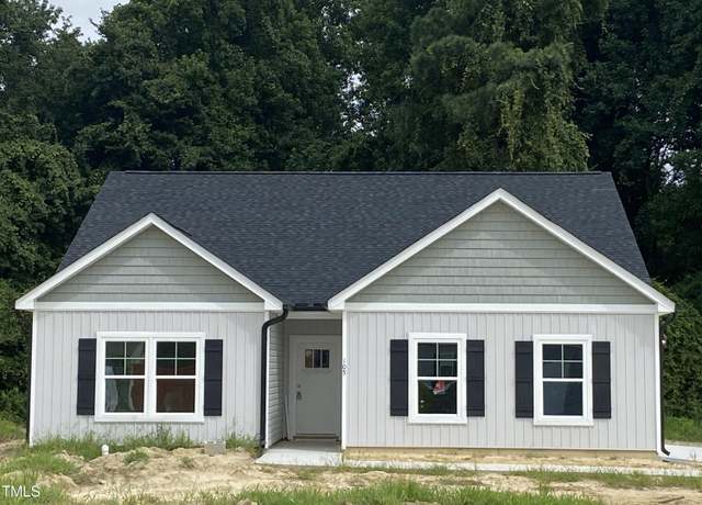 Property at 105 Chester Pl, Pikeville, NC 27863, 3 beds, 2.5 baths