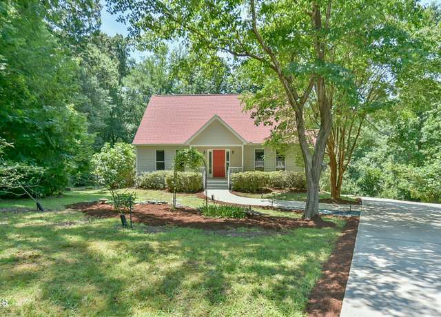 Property at 9903 Oak Hollow Rd, Chapel Hill, NC 27516, 3 beds, 2.5 baths