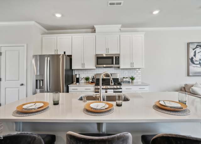 Property at 4014 Silver Oak Ln, Durham, NC 27703, 3 beds, 3.5 baths