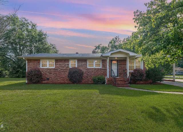 Property at 2141 Biltmore Dr, Fayetteville, NC 28304, 4 beds, 2 baths