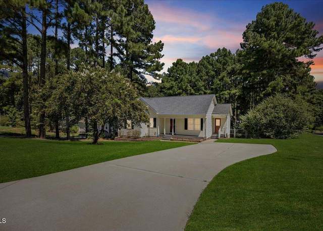 Property at 18 Rockwood Ct, Fuquay Varina, NC 27526, 3 beds, 2 baths