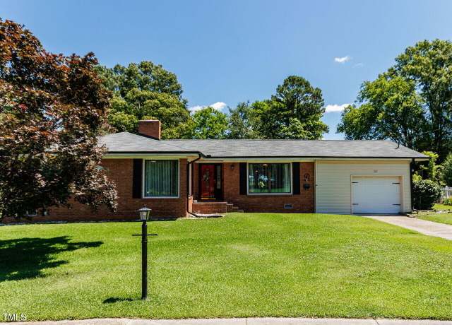 Property at 712 E Horne St, Clayton, NC 27520, 3 beds, 1.5 baths