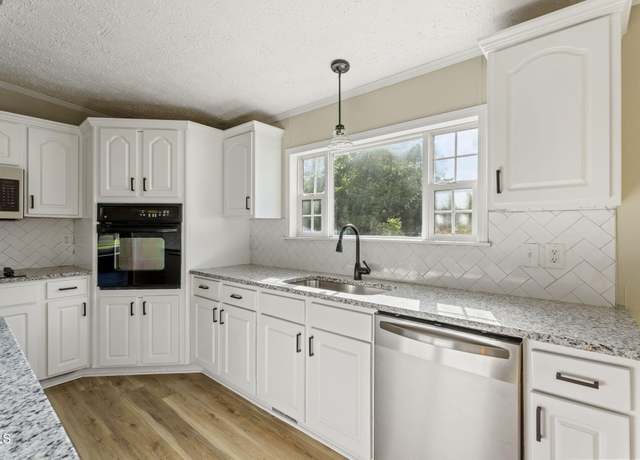 Property at 44 Live Oak Ct, Kenly, NC 27542, 3 beds, 2 baths