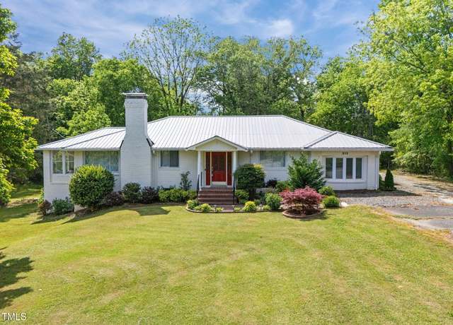 Property at 513 N Nash St, Hillsborough, NC 27278, 4 beds, 3.5 baths