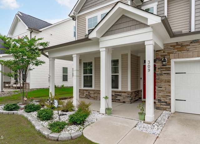 Property at 309 Highland Forest Dr, Fuquay Varina, NC 27526, 4 beds, 3 baths