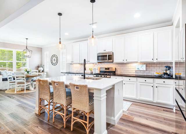 Property at 42 Juneberry Dr, Chapel Hill, NC 27516, 3 beds, 2.5 baths