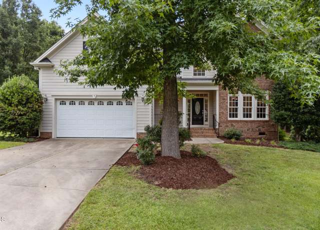 Property at 6104 Spicewood Dr, Fuquay Varina, NC 27526, 5 beds, 3 baths