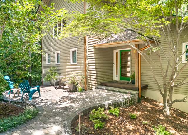 Property at 108 Rose Ln, Chapel Hill, NC 27514, 3 beds, 2.5 baths
