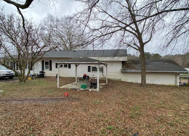 Property at 2009 Windy Hill Farm Ln, Zebulon, NC 27597, 3 beds, 2 baths