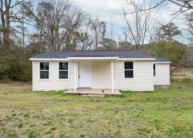 Property at 501 N 14th St, Erwin, NC 28339, 3 beds, 1.5 baths
