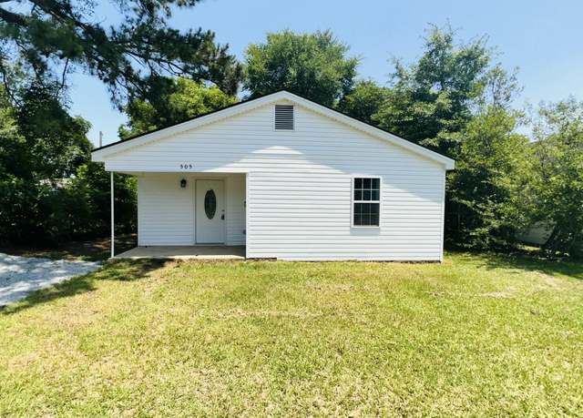 Property at 505 E Canary St, Dunn, NC 28334, 2 beds, 1 bath