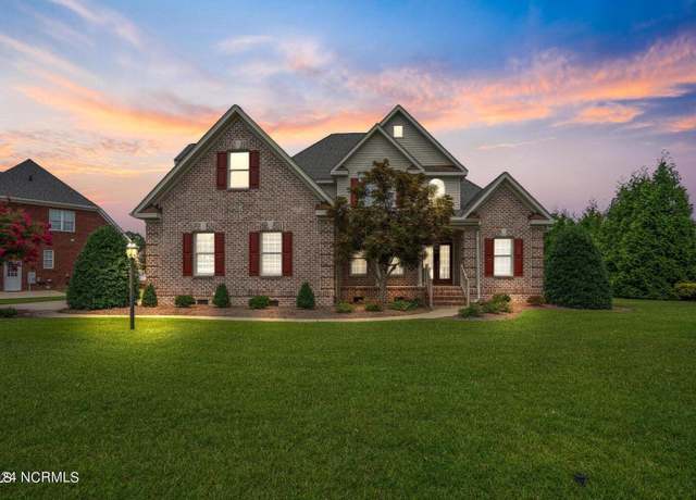 Property at 1102 Sunset Dr, Goldsboro, NC 27534, 4 beds, 3 baths