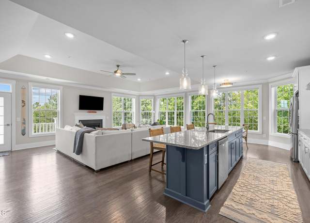 Property at 10310 Sablewood Dr #211, Raleigh, NC 27617, 3 beds, 2.5 baths