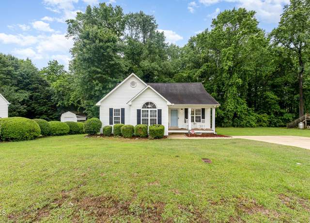 Property at 110 Oak Park Dr, Benson, NC 27504, 3 beds, 2 baths