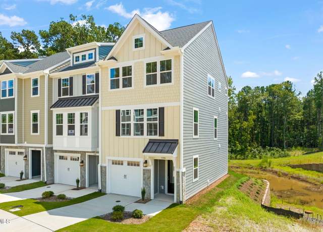 Property at 11 Blackthorn Ln, Durham, NC 27703, 4 beds, 3.5 baths