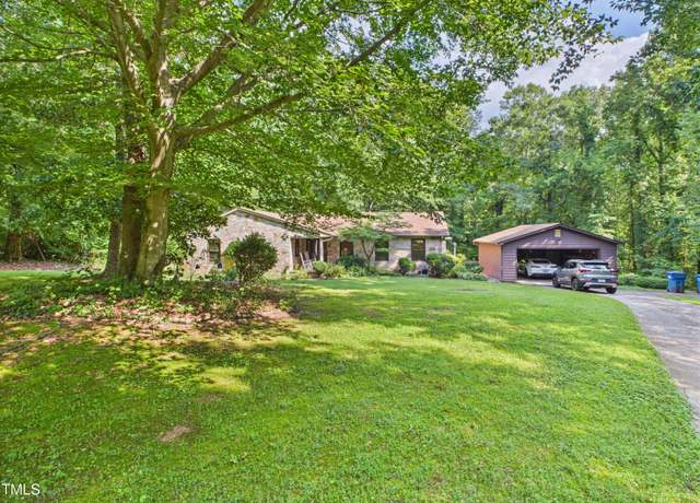 Property at 2800 Brookledge Ct, Browns Summit, NC 27214, 3 beds, 2 baths