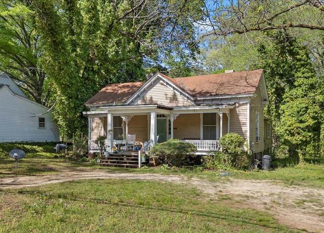 Property at 410 Halifax St, Warrenton, NC 27589, 2 beds, 2 baths
