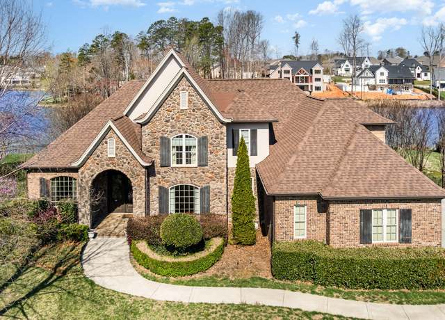 Property at 915 Dunleigh Dr, Burlington, NC 27215, 4 beds, 4.5 baths