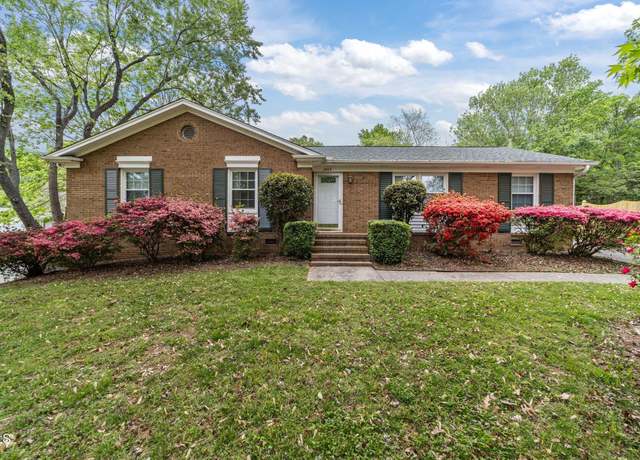 Property at 4908 Kingswood Dr, Greensboro, NC 27410, 3 beds, 2 baths