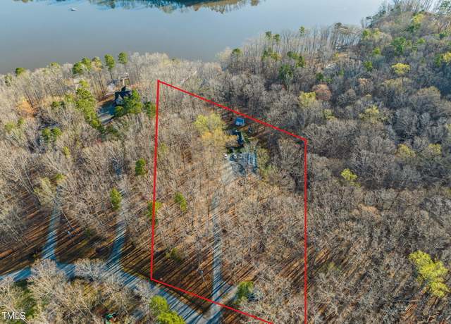 Property at 17 Olde Forest Rd, Clarksville, VA 23927