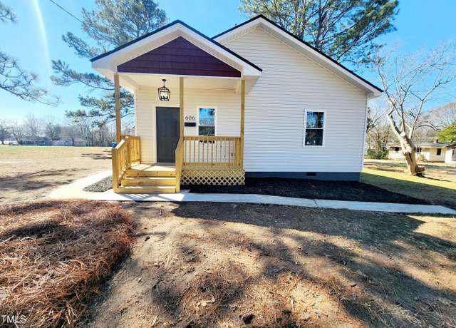 Property at 606 E Pearsall St, Dunn, NC 28334, 3 beds, 2 baths