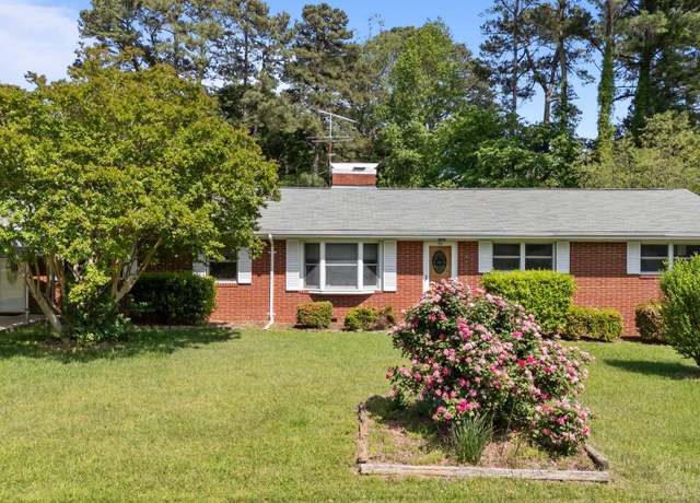 Property at 2910 Dove Ln, Raleigh, NC 27604, 3 beds, 3 baths