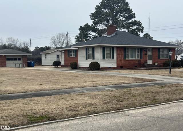 Property at 405 N Wilson Ave, Dunn, NC 28334, 3 beds, 1 bath