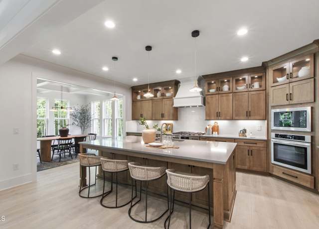 Property at 617 Darian Woods Dr, Holly Springs, NC 27540, 4 beds, 5 baths