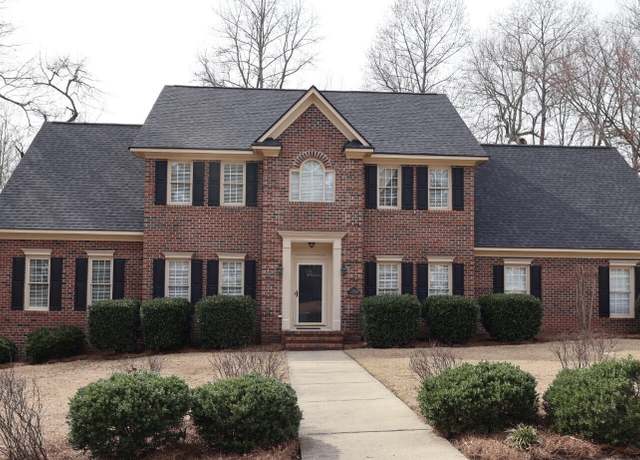 Property at 6836 Munford Dr, Fayetteville, NC 28306, 4 beds, 3.5 baths