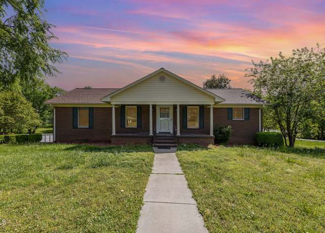 Property at 1303 Cherry Dr, Burlington, NC 27215, 3 beds, 2.5 baths