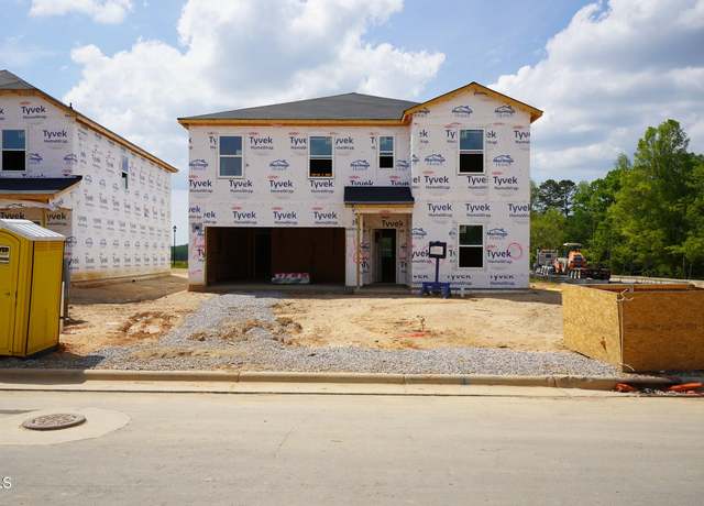 Property at 1100 Landen Creek Ln, Zebulon, NC 27597, 5 beds, 3.5 baths