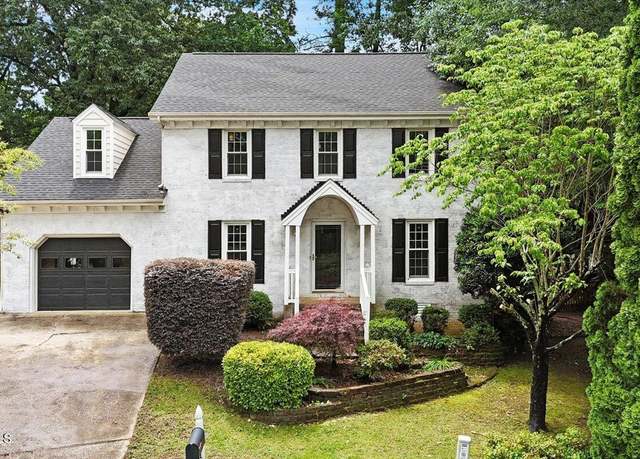 Property at 1312 Stonemoor Ct, Raleigh, NC 27606, 4 beds, 2.5 baths