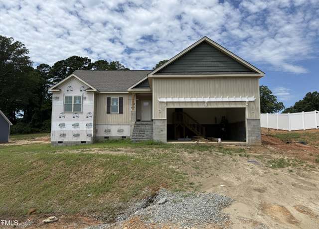 Property at 201 Tee Dr, Selma, NC 27576, 3 beds, 2.5 baths