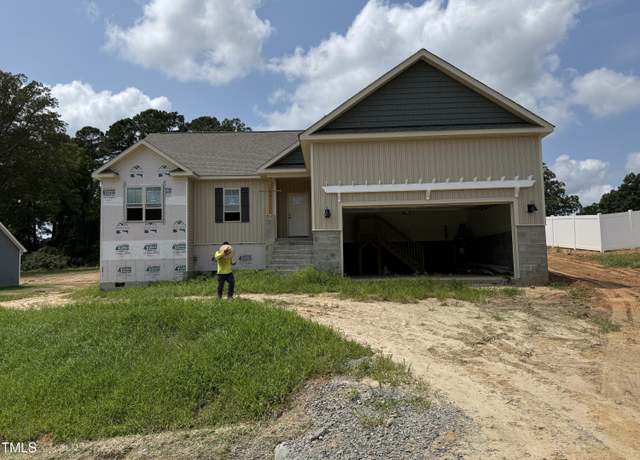 Property at 201 Tee Dr, Selma, NC 27576, 3 beds, 2.5 baths