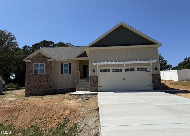 Property at 201 Tee Dr, Selma, NC 27576, 3 beds, 2.5 baths