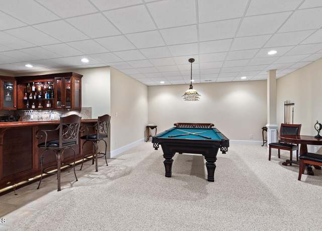 Property at 216 Copper Beech Ct, Chapel Hill, NC 27517, 6 beds, 6.5 baths