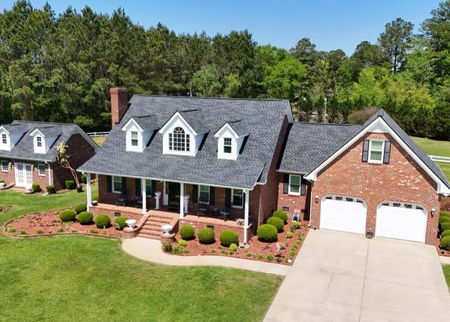 Property at 6449 Old Whiteville Rd, Lumberton, NC 28358, 3 beds, 2.5 baths
