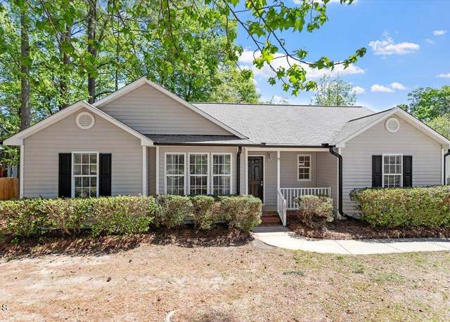 Property at 1021 S Fieldhaven Dr, Fuquay Varina, NC 27526, 3 beds, 2 baths