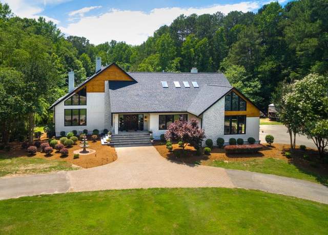 Property at 1004 Buttar Ln, Raleigh, NC 27614, 5 beds, 4.5 baths