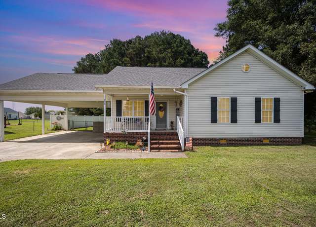Property at 205 Jordan Bluff Dr, Pikeville, NC 27863, 3 beds, 2 baths