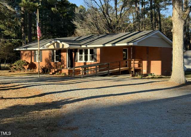 Property at 640 Crocker Rd, Smithfield, NC 27577, 3 beds, 1.5 baths