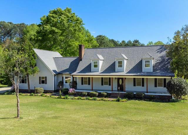 Property at 530 Turlington Rd, Dunn, NC 28334, 3 beds, 2.5 baths