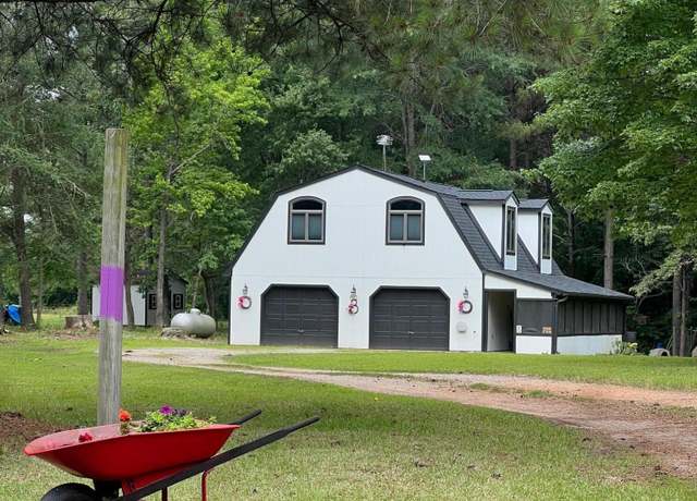 Property at 300 Christmas Rd, Warrenton, NC 27589, 3 beds, 2 baths