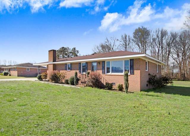 Property at 1676 Tommys Rd, Goldsboro, NC 27530, 3 beds, 2.5 baths