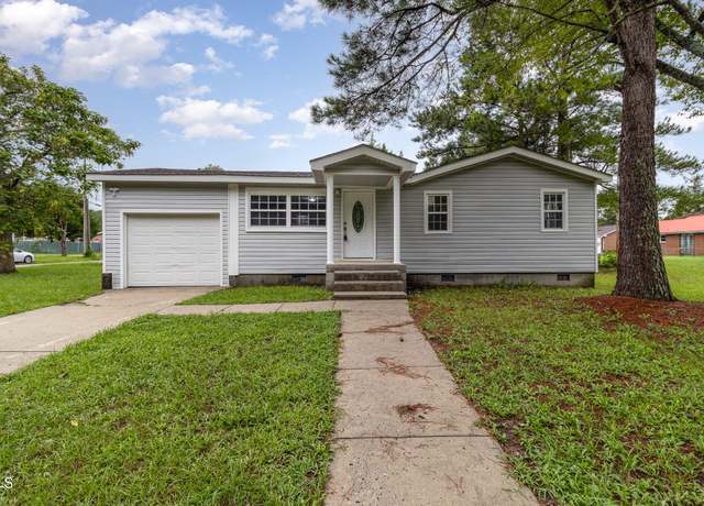 Property at 2350 Freedom Dr, Lumberton, NC 28358, 3 beds, 1 bath