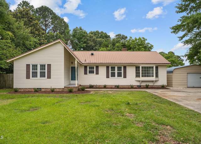 Property at 206 Bryant Cir, Goldsboro, NC 27534, 3 beds, 2 baths