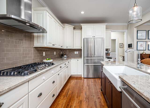 Property at 260 Culbreth Rd, Chapel Hill, NC 27516, 5 beds, 4 baths