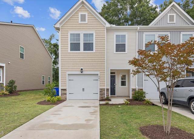 Property at 201 Peebles Dr Dr, Smithfield, NC 27577, 3 beds, 2.5 baths